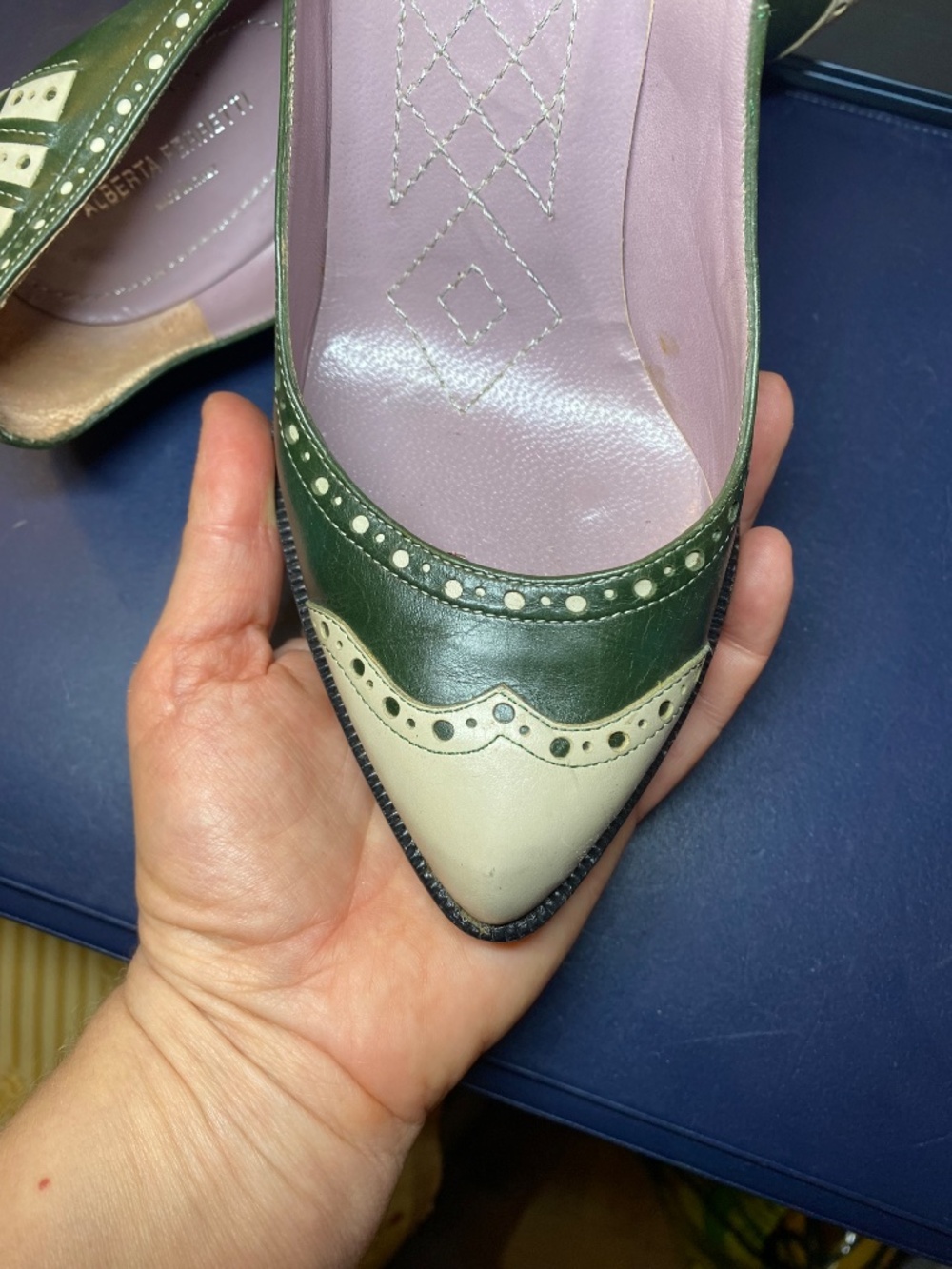 Vintage Alberta Ferretti Green Cream Leather Brogue Wingtip Pumps Heels 37 7 - Picture 10 of 14